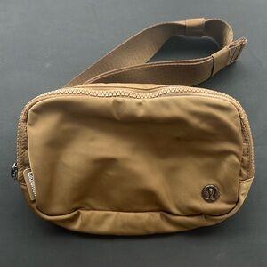 Lululemon Fannie pack tan Everywhere Belt Bag 1L
